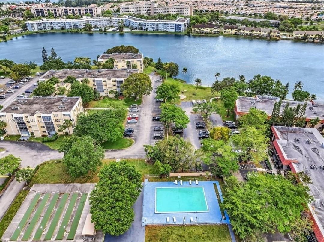 922 Northeast 199th Street, Unit 1D Miami, FL 33179 - Photo 5 of 25