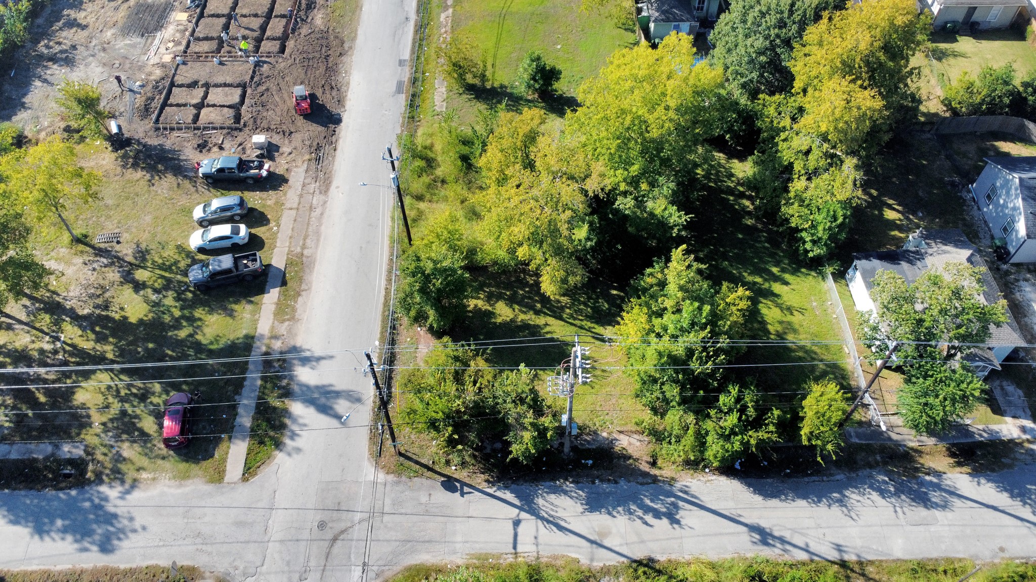 3340 Sampson Street Houston, TX 77004 - Photo 13 of 14 a view of a garden with plants
