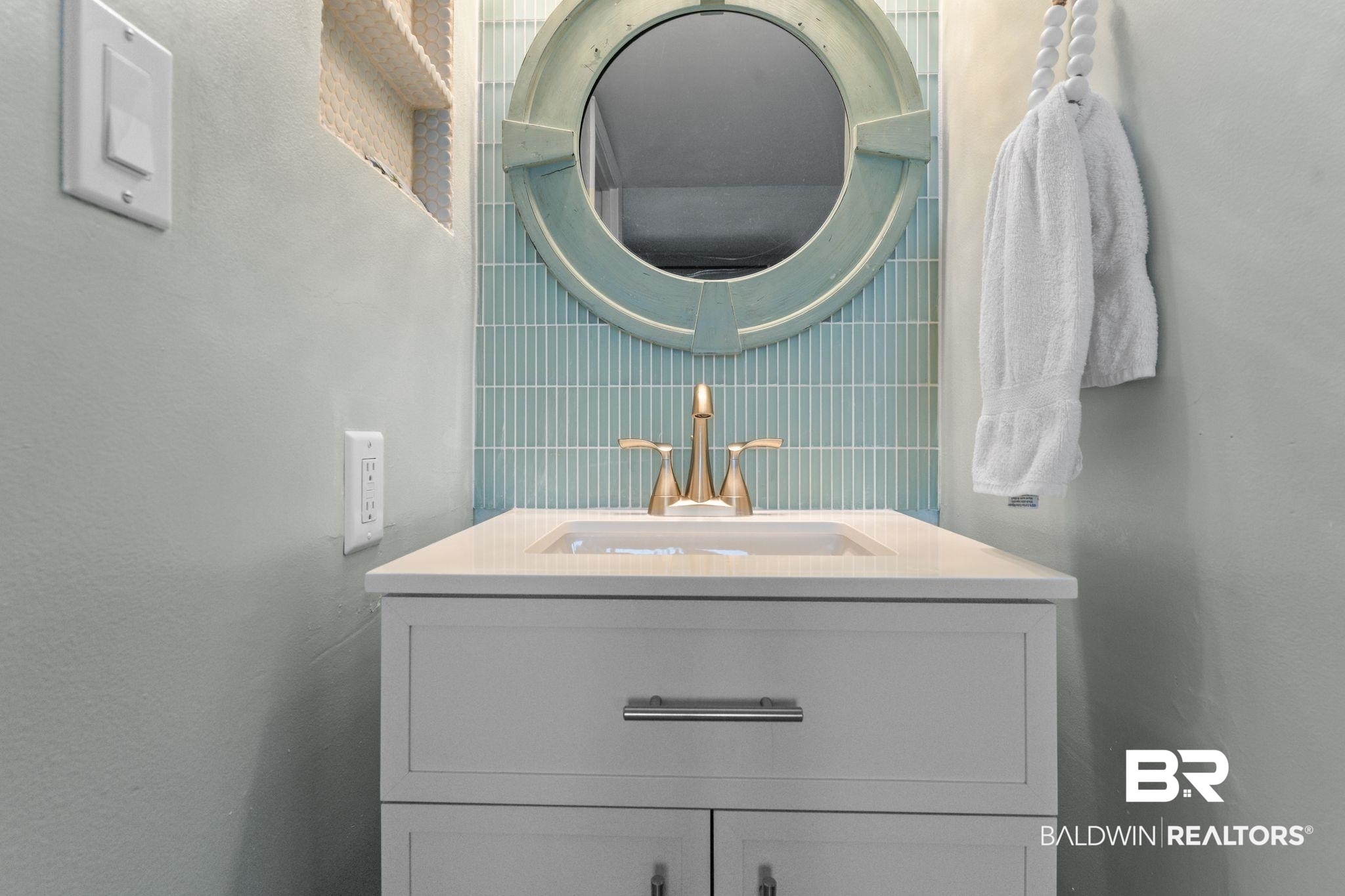 375 Plantation Road, Unit 5803 Gulf Shores, AL 36542 - Photo 9 of 37 Bathroom featuring vanity and a textured wall