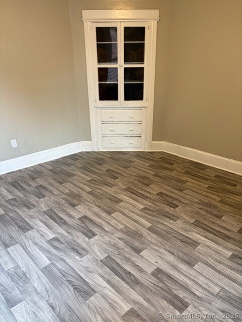 208 Fairview Avenue, Unit 2 Bridgeport, CT 06606 - Photo 4 of 11 a view of a entryway