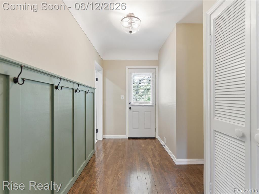 2449 North Genesee Road Burton, MI 48509 - Photo 4 of 40
