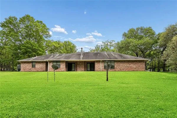 $550,000 | 22399 Longleaf Drive, Covington, LA 70435