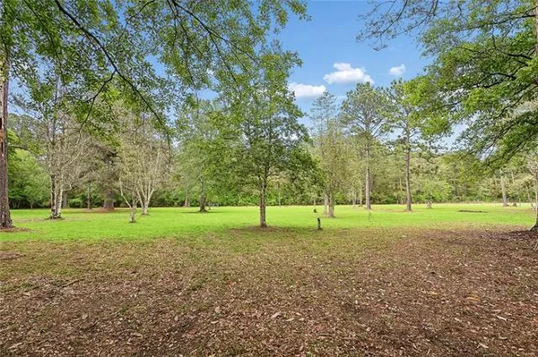 $550,000 | 22399 Longleaf Drive, Covington, LA 70435