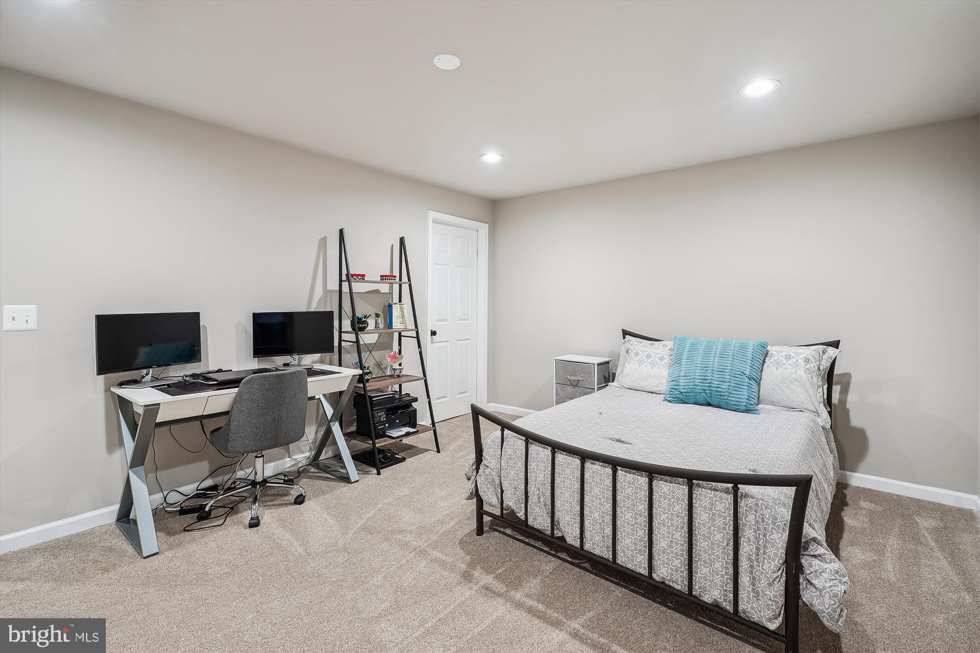 12141 Aster Road Bristow, VA 20136 - Photo 52 of 65 a bedroom with a workspace