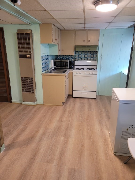 161 John Street Fall River, MA 02721 - Photo 11 of 33