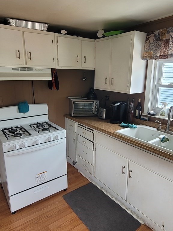 161 John Street Fall River, MA 02721 - Photo 20 of 33