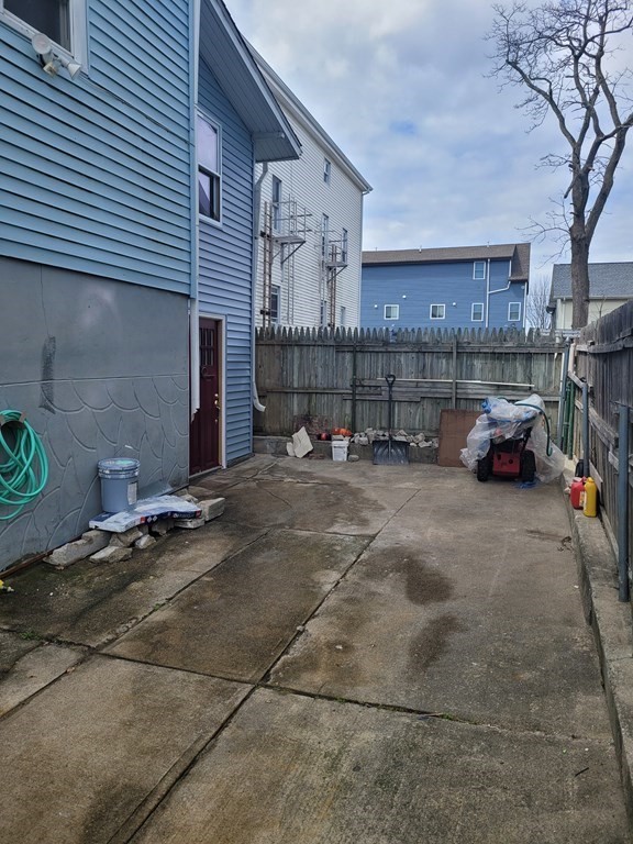 161 John Street Fall River, MA 02721 - Photo 3 of 33