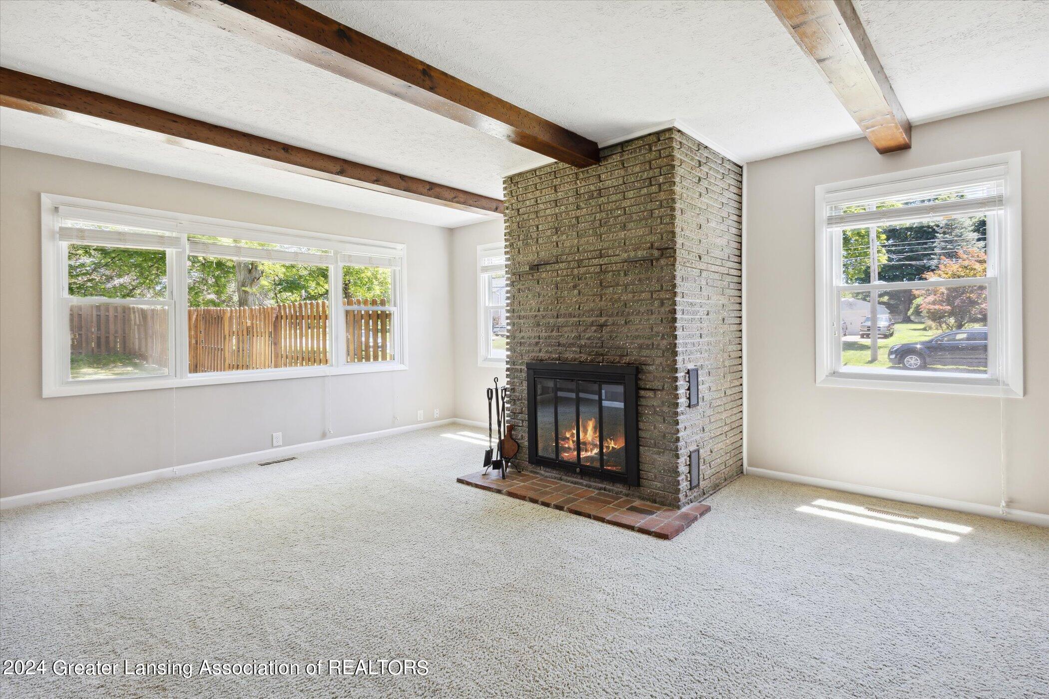 2115 Wabash Road Lansing, MI 48910 - Photo 6 of 31 16-2115-Wabash-Rd-Lansing-MI-48910-Windo