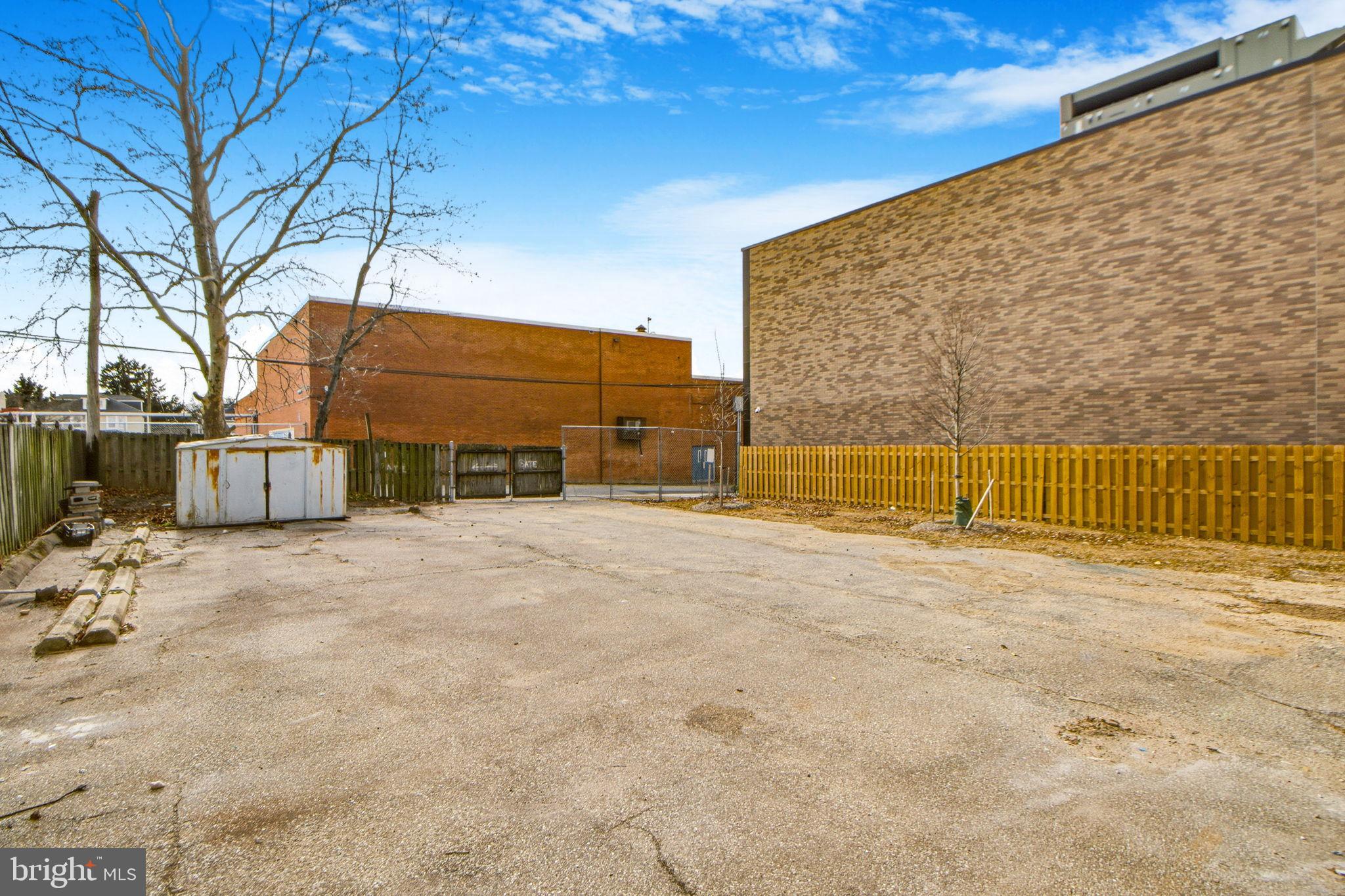 317 East Patapsco Avenue Baltimore, MD 21225 - Photo 9 of 36 Spacious lot ready for your vision.