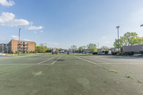 $1,925 | 1375 Rebecca Drive, Unit 323, Hoffman Estates, IL 60169