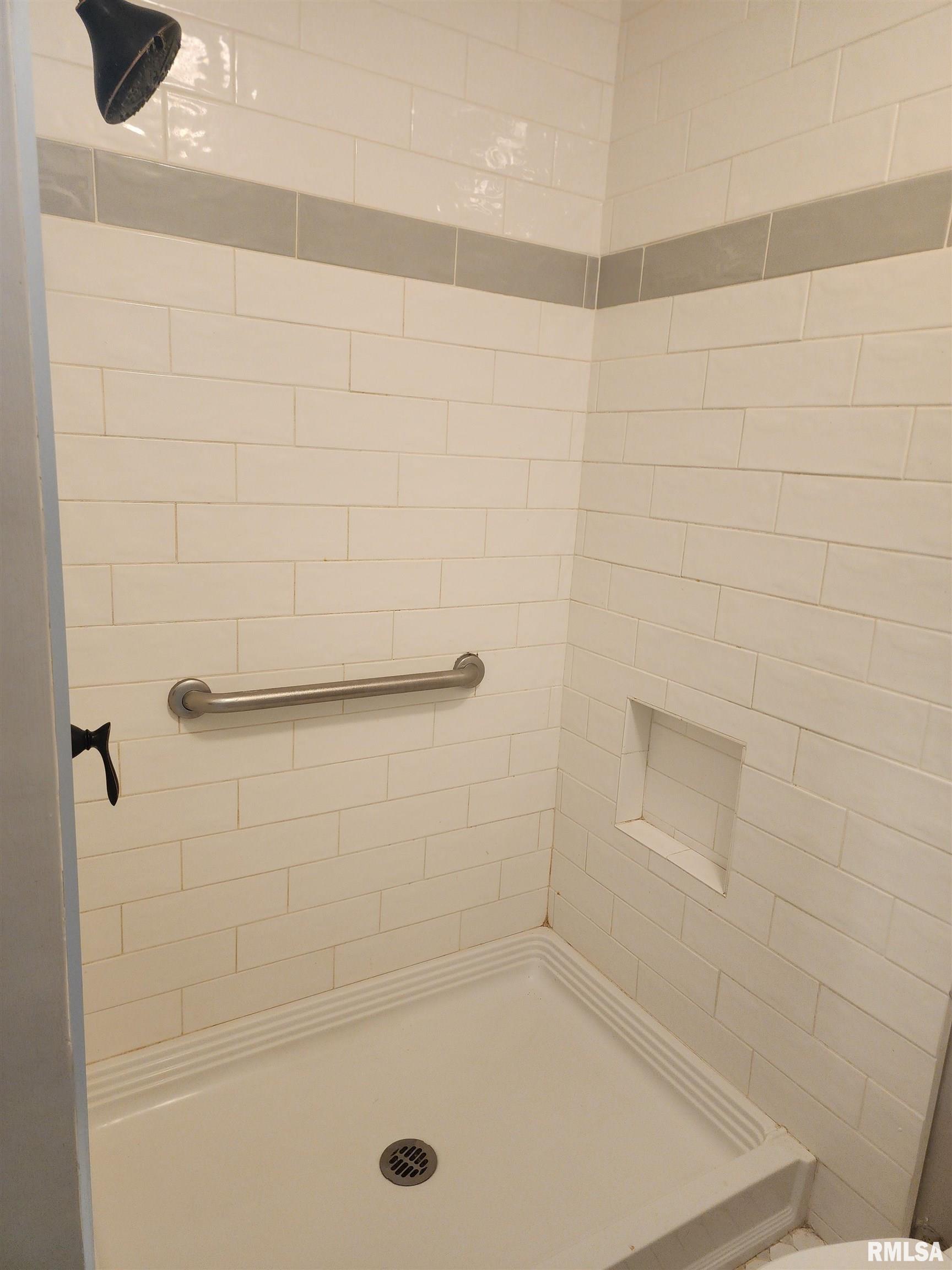 304 Southwest Arch Street Atlanta, IL 61723 - Photo 16 of 23