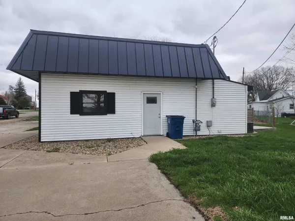 $89,900 | 304 Southwest Arch Street, Atlanta, IL 61723