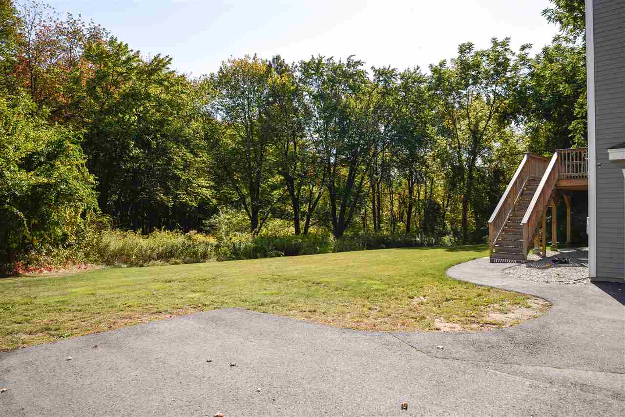 224 South Mammoth Road Manchester, NH 03109 - Photo 4 of 32