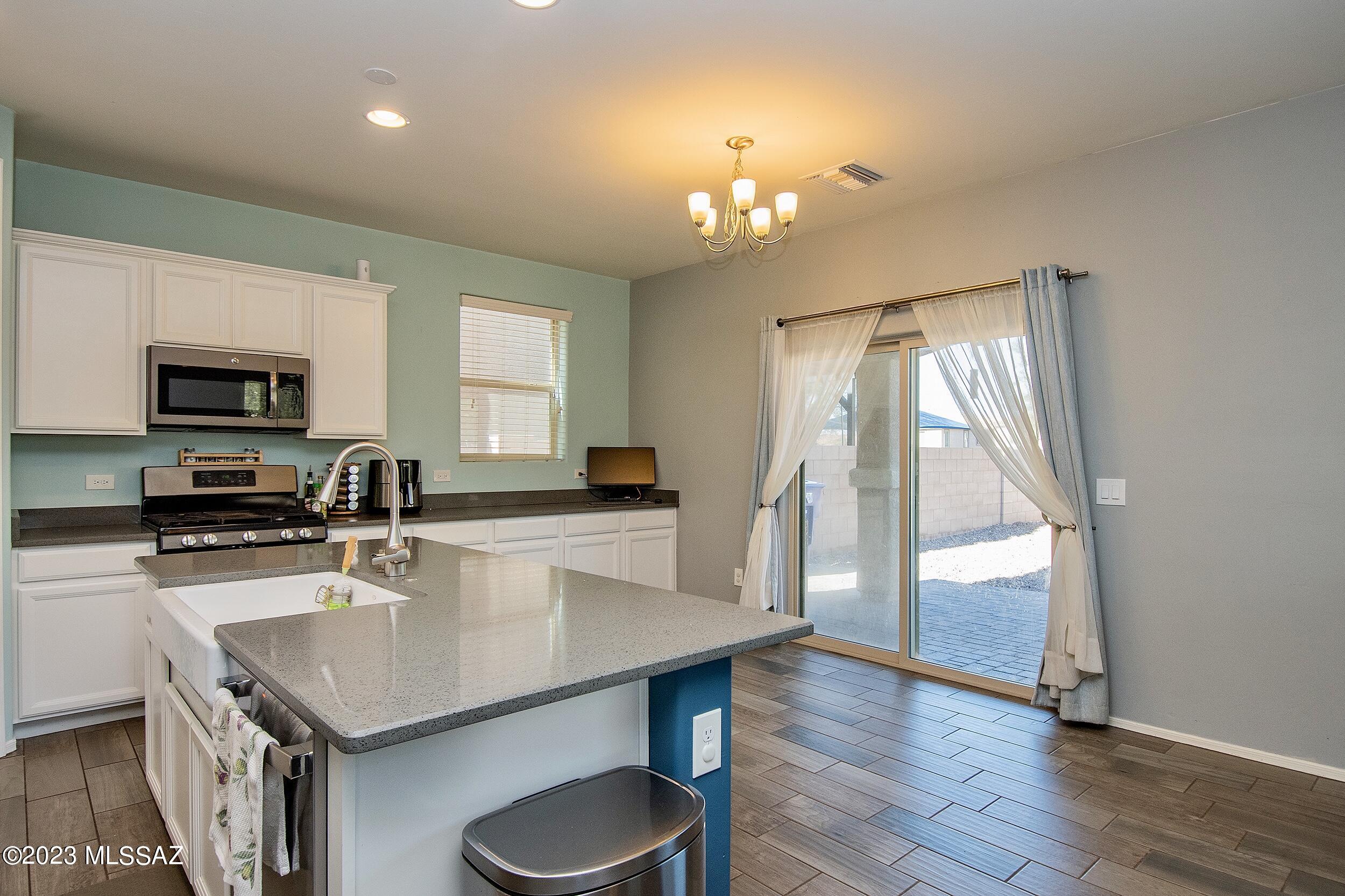 6747 Neptune Cove Road Tucson, AZ 85756 - Photo 10 of 33 Gallery Image 10