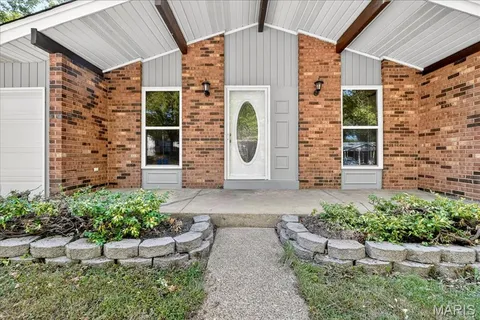 $219,000 | 6360 Silver Fox Drive, Florissant, MO 63034