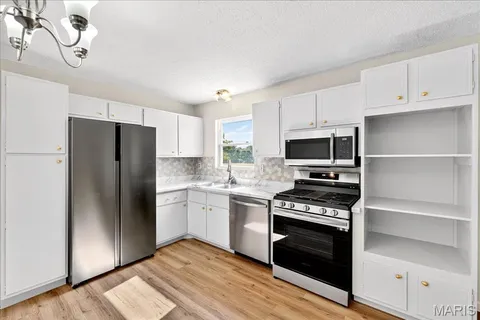 $219,000 | 6360 Silver Fox Drive, Florissant, MO 63034