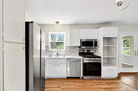 $219,000 | 6360 Silver Fox Drive, Florissant, MO 63034