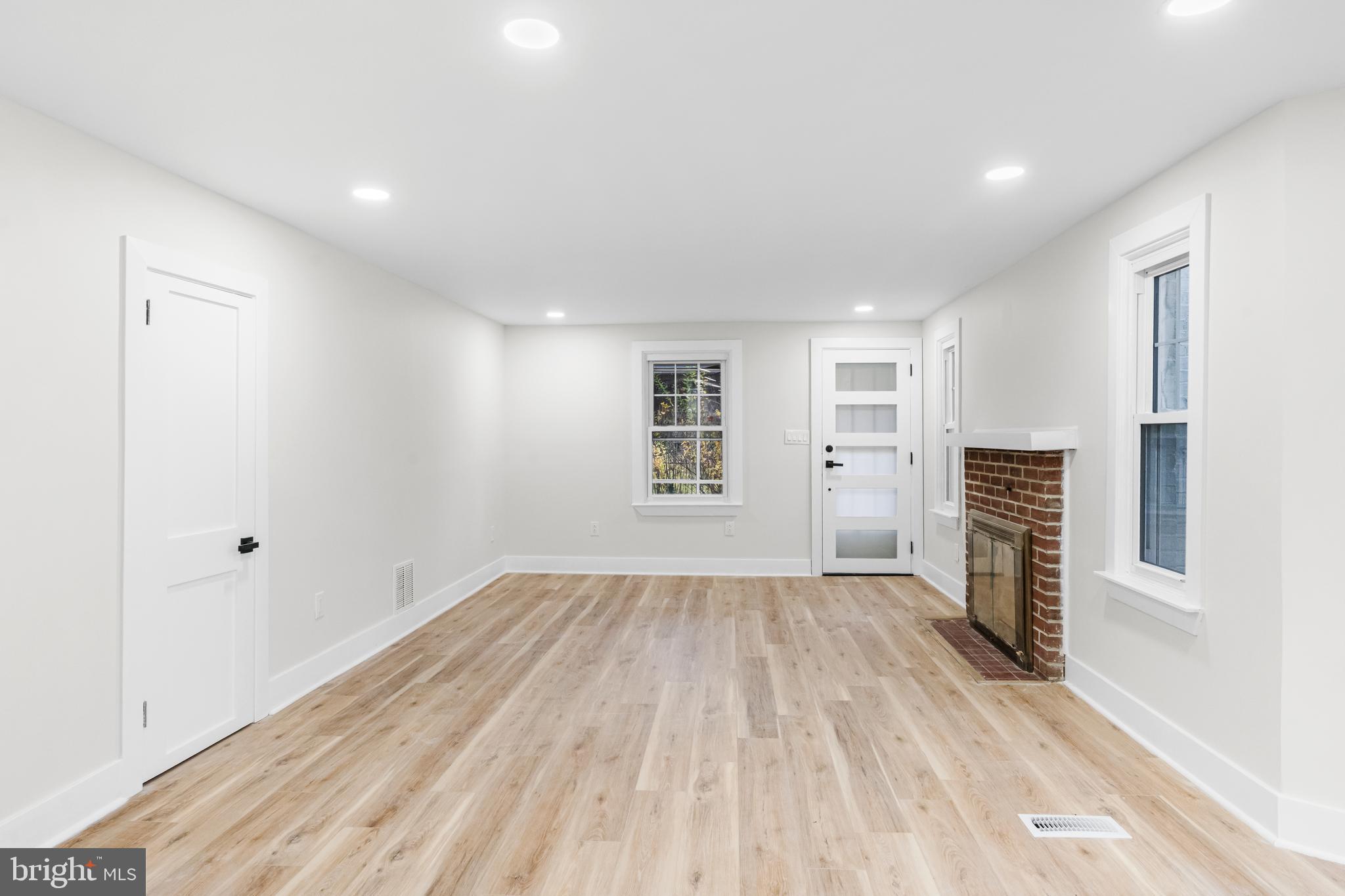 817 Beech Street Reading, PA 19605 - Photo 4 of 30