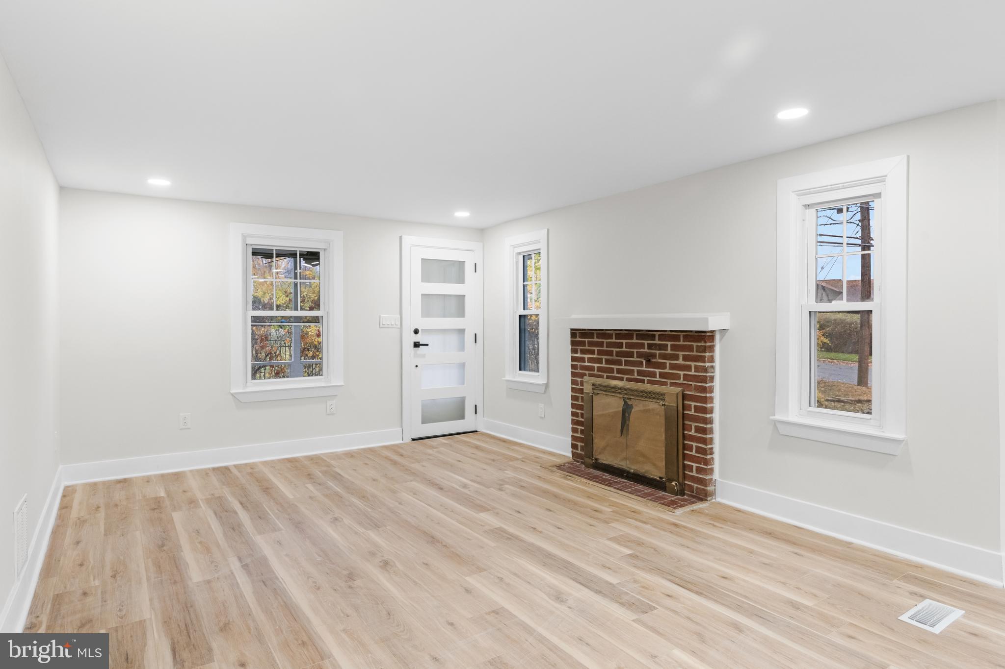 817 Beech Street Reading, PA 19605 - Photo 5 of 30