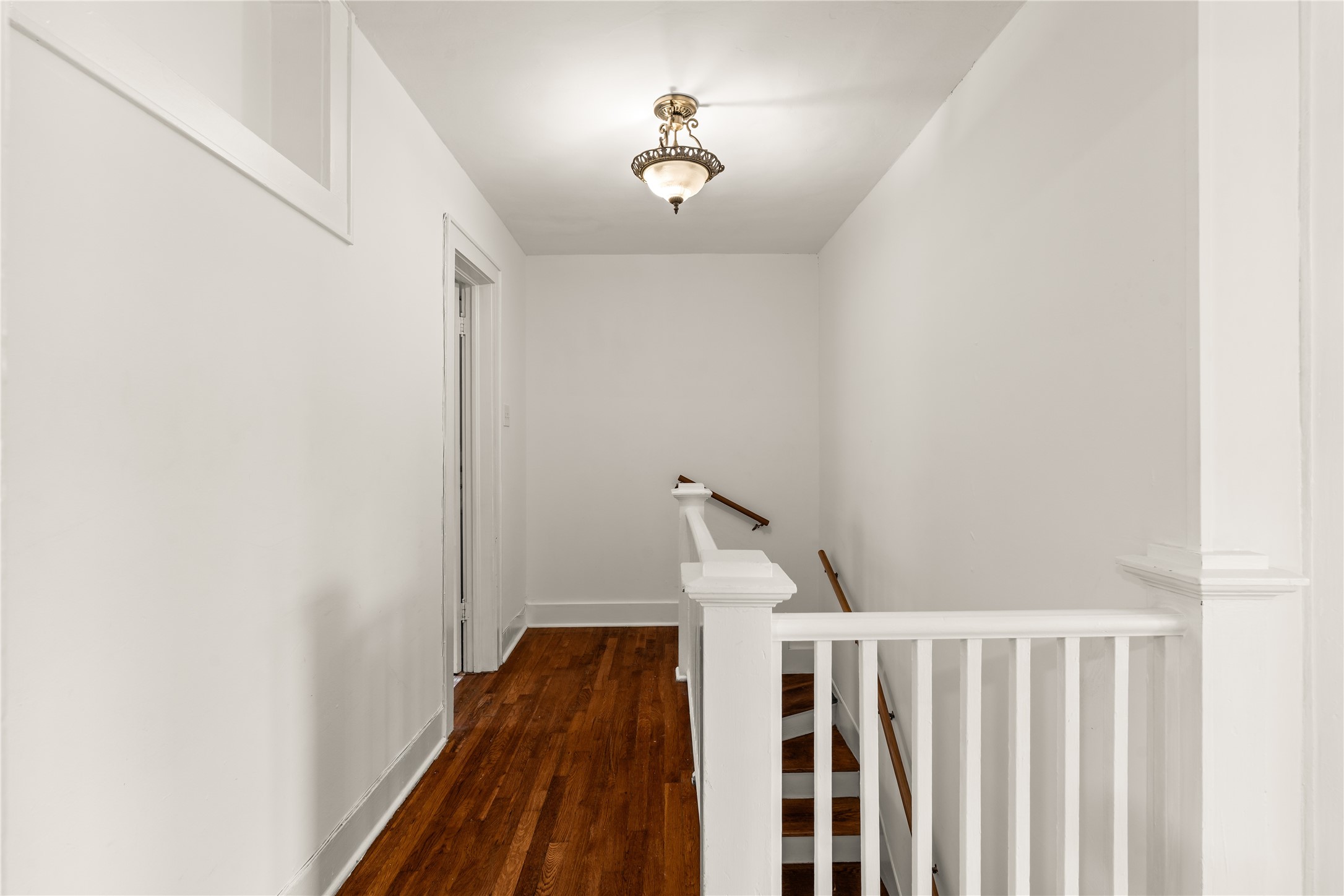 2202 West Main Street Houston, TX 77098 - Photo 19 of 32 a view of entryway