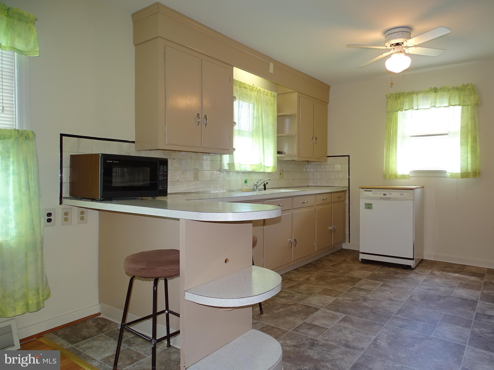 2441 Oakland Road Dover, PA 17315 - Photo 12 of 29 Kitchen
