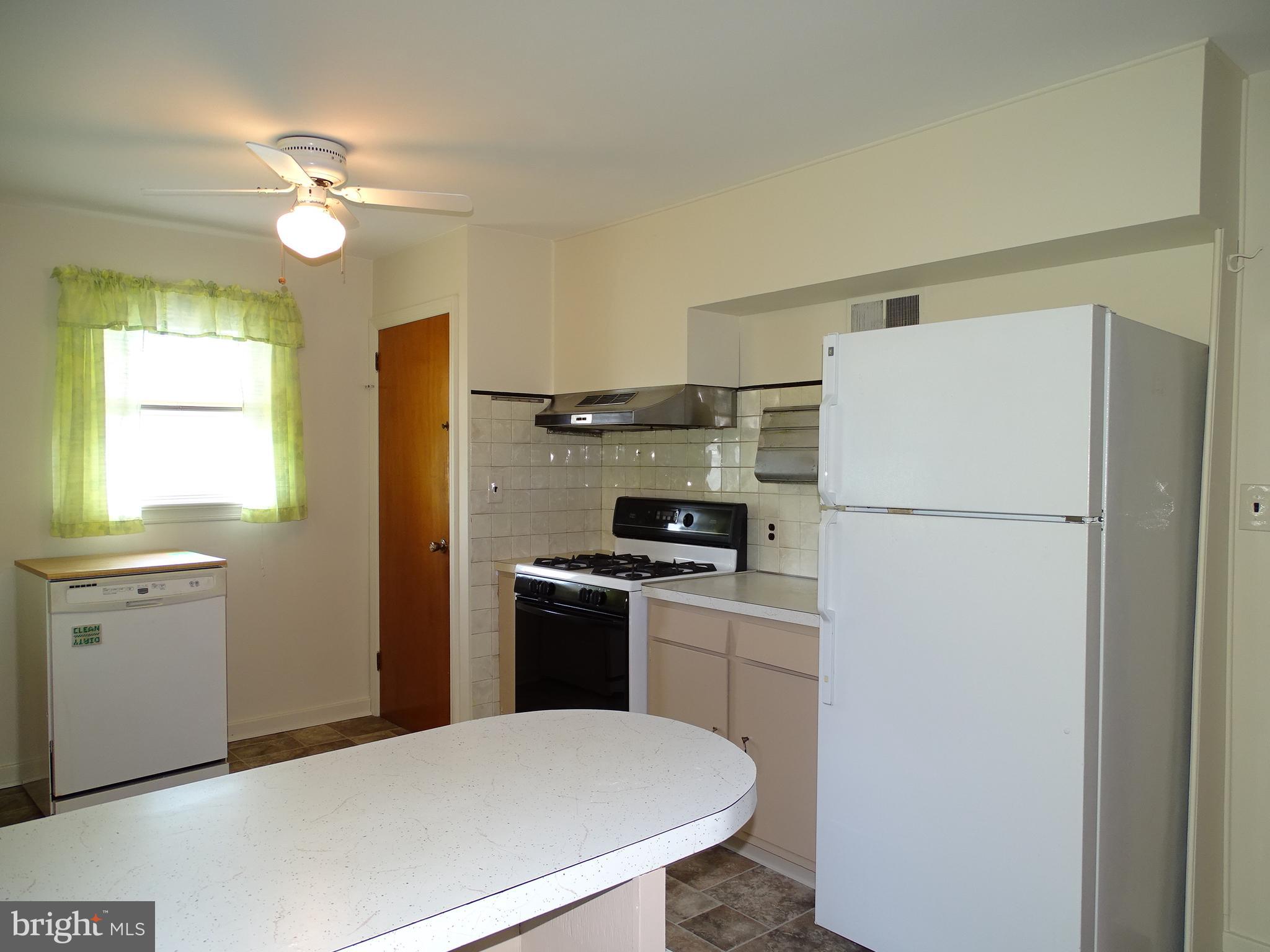 2441 Oakland Road Dover, PA 17315 - Photo 13 of 29 Kitchen