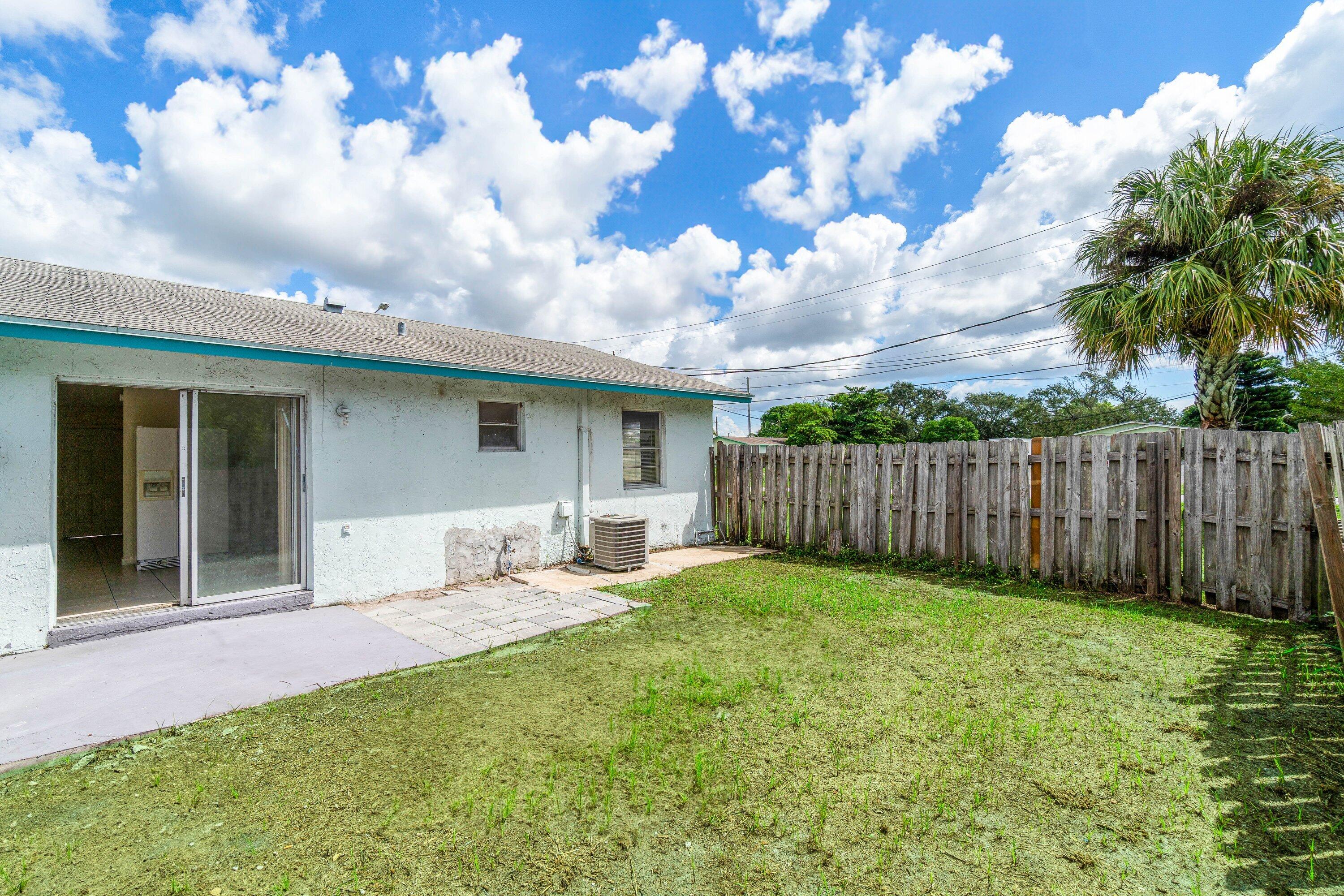 4807 Gulfstream Road Lake Worth, FL 33461 - Photo 19 of 20 019-4807GulfstreamRoad-LakeWorthBeach-FL