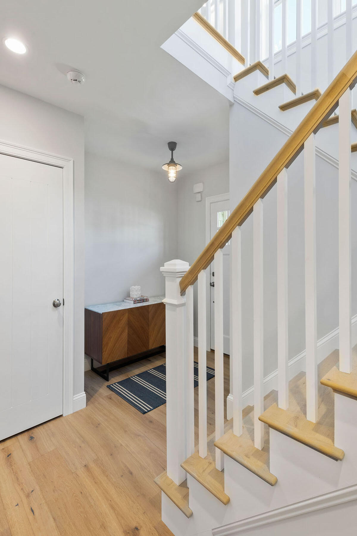 39 Cottage Lane Mashpee, MA 02649 - Photo 27 of 35 a view of entryway