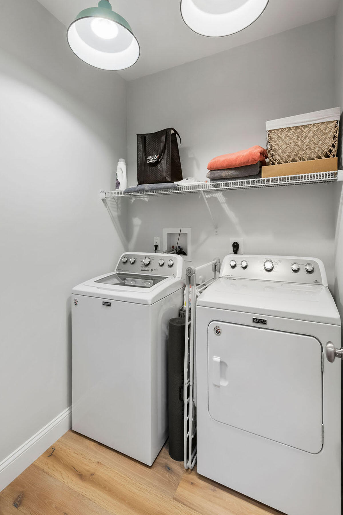 39 Cottage Lane Mashpee, MA 02649 - Photo 28 of 35 a utility room with dryer and washer