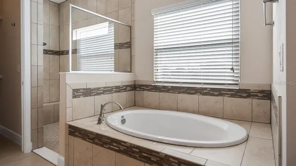 $475,000 | 476 Bellissimo Place, Howey-in-the-Hills, FL 34737