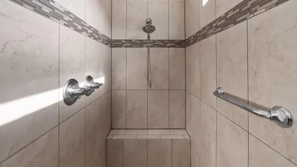 $475,000 | 476 Bellissimo Place, Howey-in-the-Hills, FL 34737