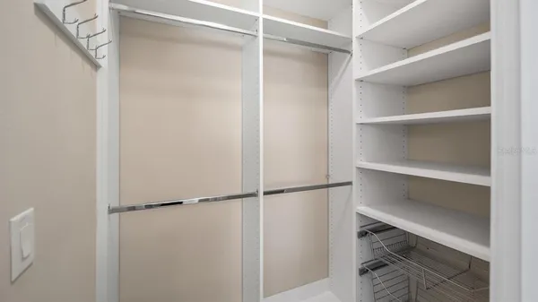 $475,000 | 476 Bellissimo Place, Howey-in-the-Hills, FL 34737