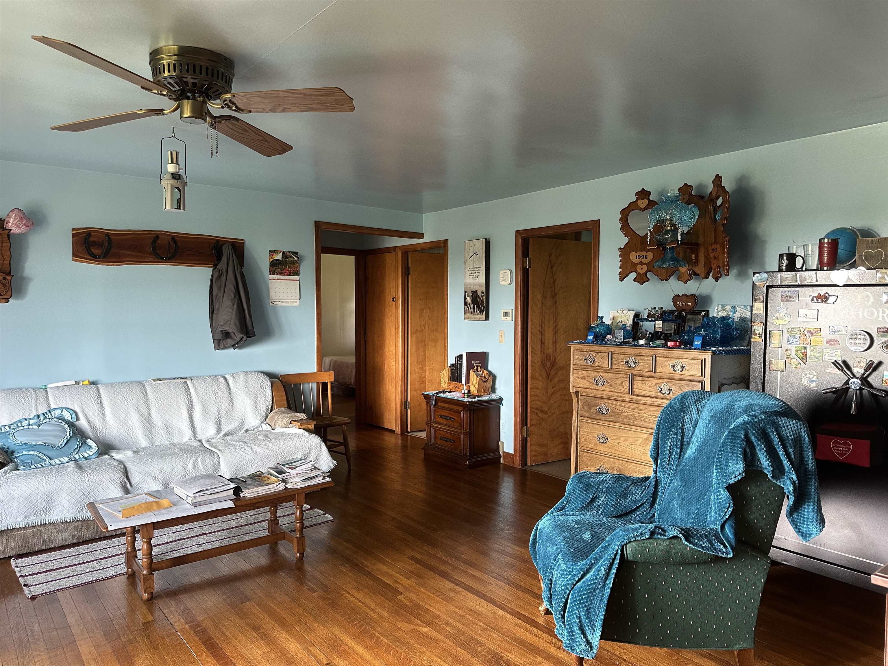 9896 Lincoln Road Morrison, IL 61270 - Photo 27 of 38 a living room with furniture and wooden floor