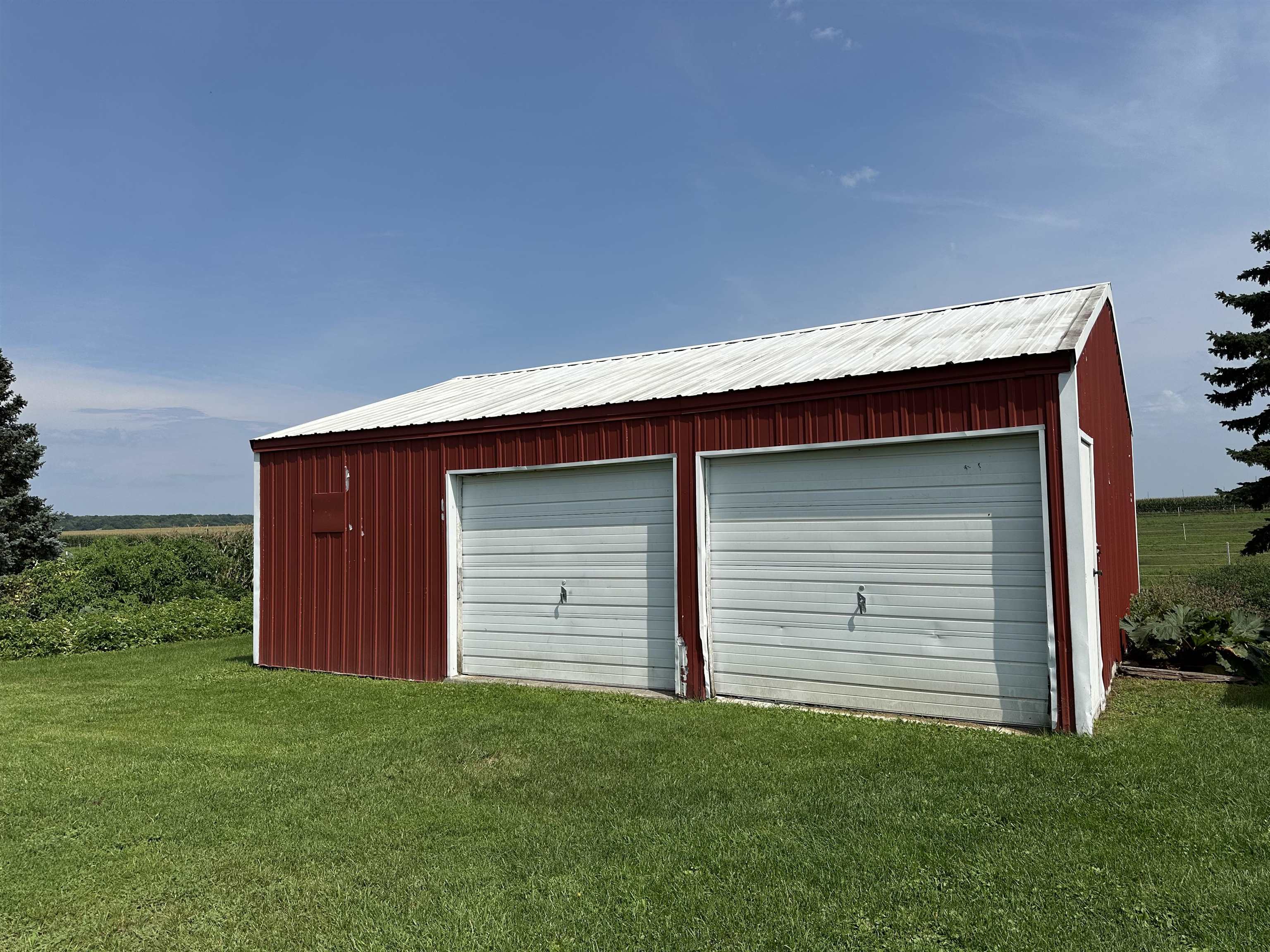 9896 Lincoln Road Morrison, IL 61270 - Photo 3 of 38 a house with a outdoor space