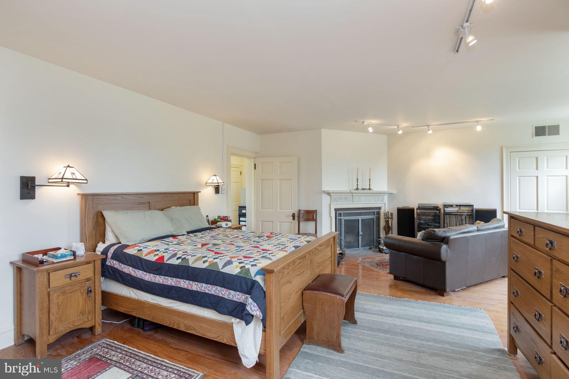 115 Roumfort Road, Unit 1 Philadelphia, PA 19119 - Photo 24 of 39