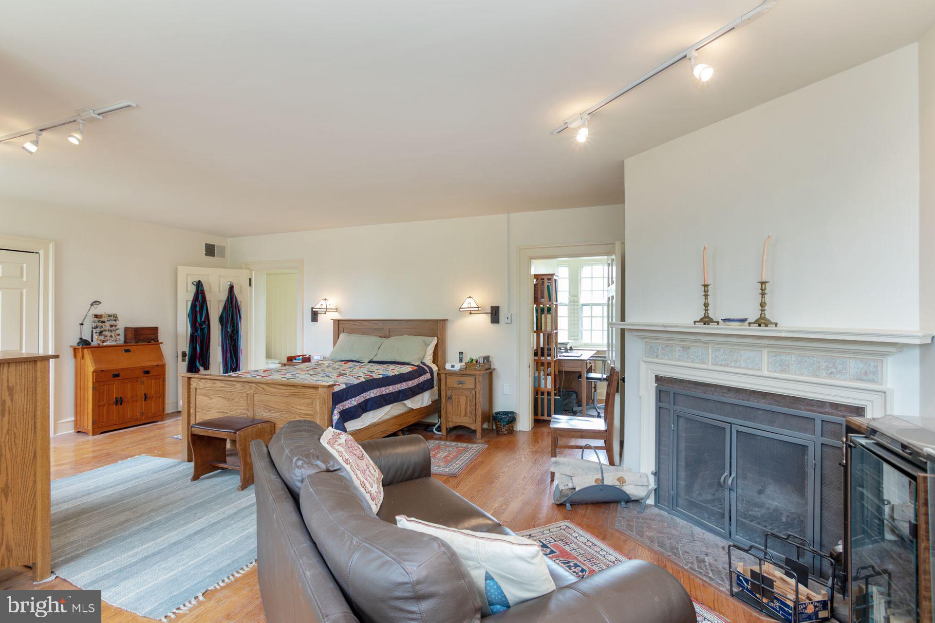 115 Roumfort Road, Unit 1 Philadelphia, PA 19119 - Photo 27 of 39