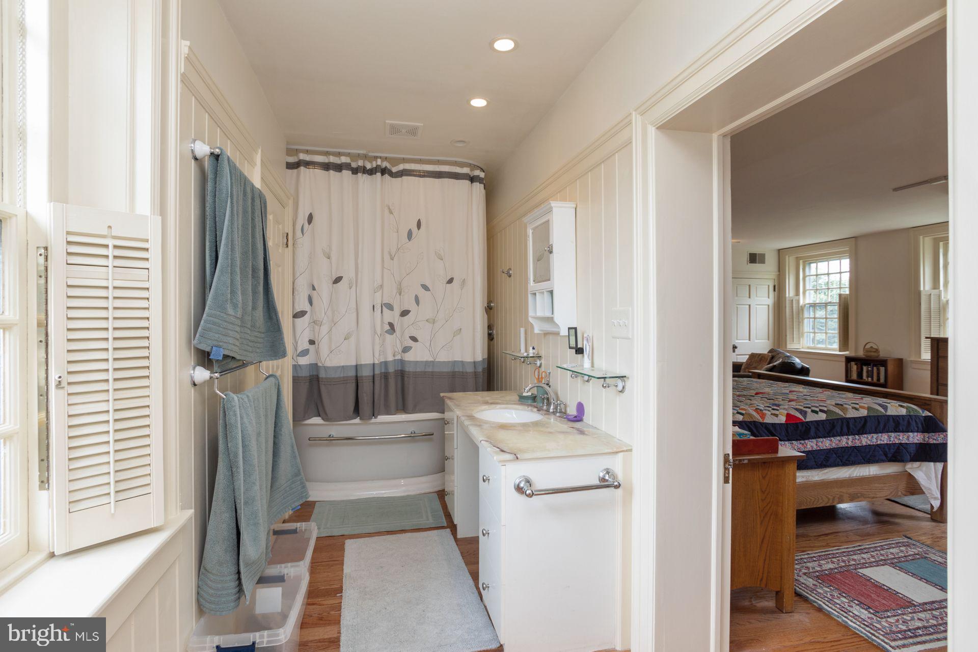 115 Roumfort Road, Unit 1 Philadelphia, PA 19119 - Photo 31 of 39