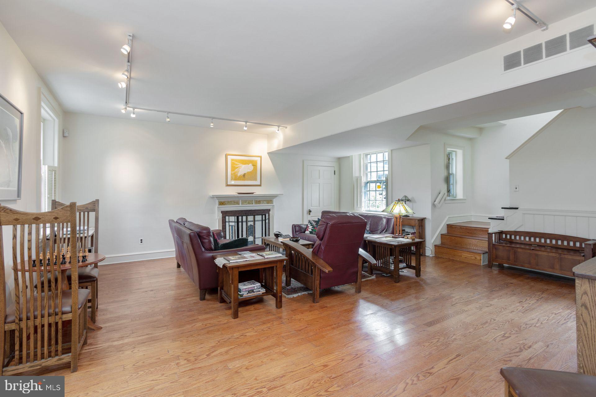 115 Roumfort Road, Unit 1 Philadelphia, PA 19119 - Photo 6 of 39