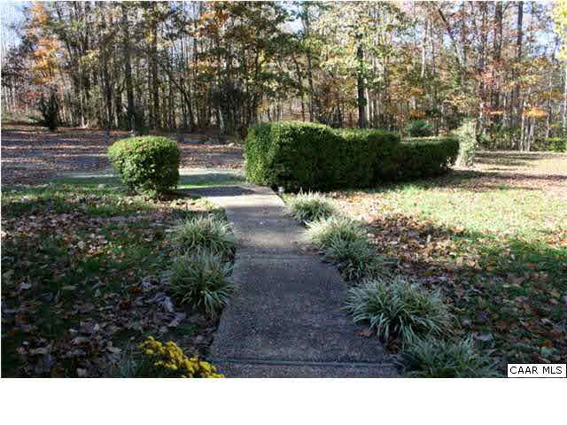 1233 Jacks Shop Road Rochelle, VA 22738 - Photo 8 of 30 a view of a garden