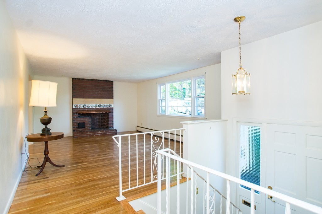 8 Spafford Road Milton, MA 02186 - Photo 3 of 30