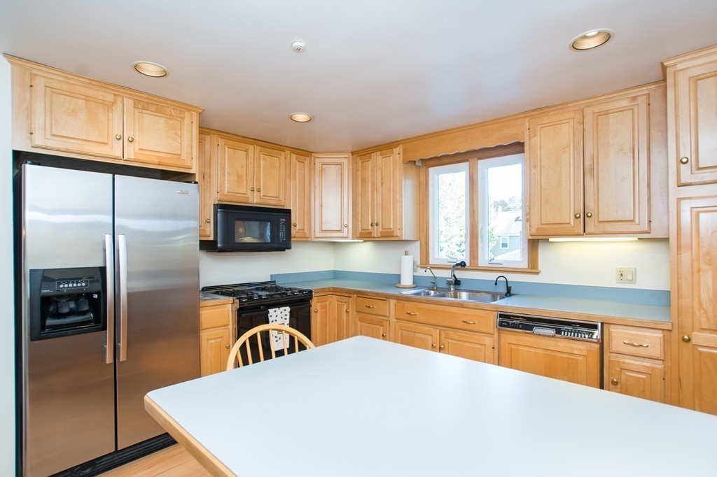 8 Spafford Road Milton, MA 02186 - Photo 10 of 30