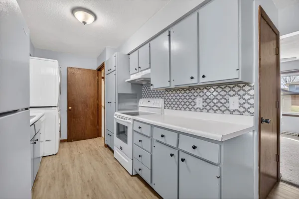 $225,000 | 609 West Le Claire Road, Eldridge, IA 52748