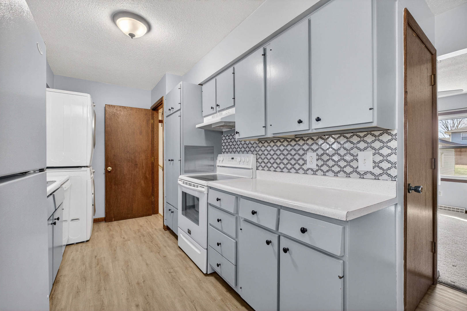 609 West Le Claire Road Eldridge, IA 52748 - Photo 12 of 25