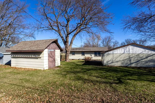 $225,000 | 609 West Le Claire Road, Eldridge, IA 52748
