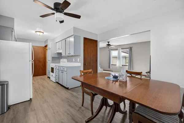 $225,000 | 609 West Le Claire Road, Eldridge, IA 52748