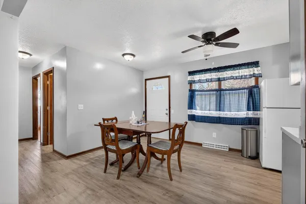 $225,000 | 609 West Le Claire Road, Eldridge, IA 52748