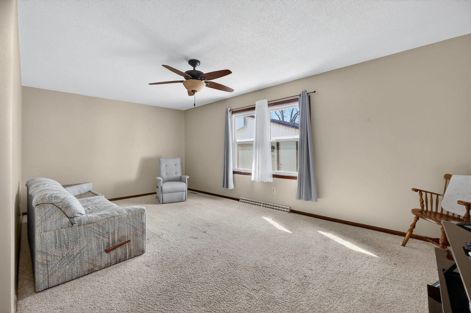 609 West Le Claire Road Eldridge, IA 52748 - Photo 8 of 25