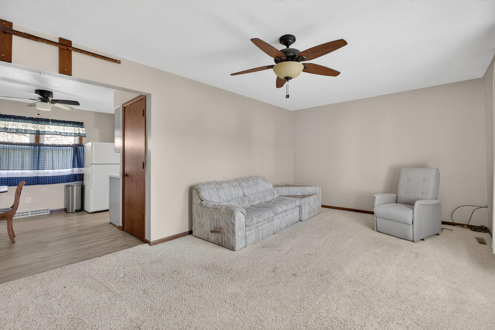 609 West Le Claire Road Eldridge, IA 52748 - Photo 9 of 25