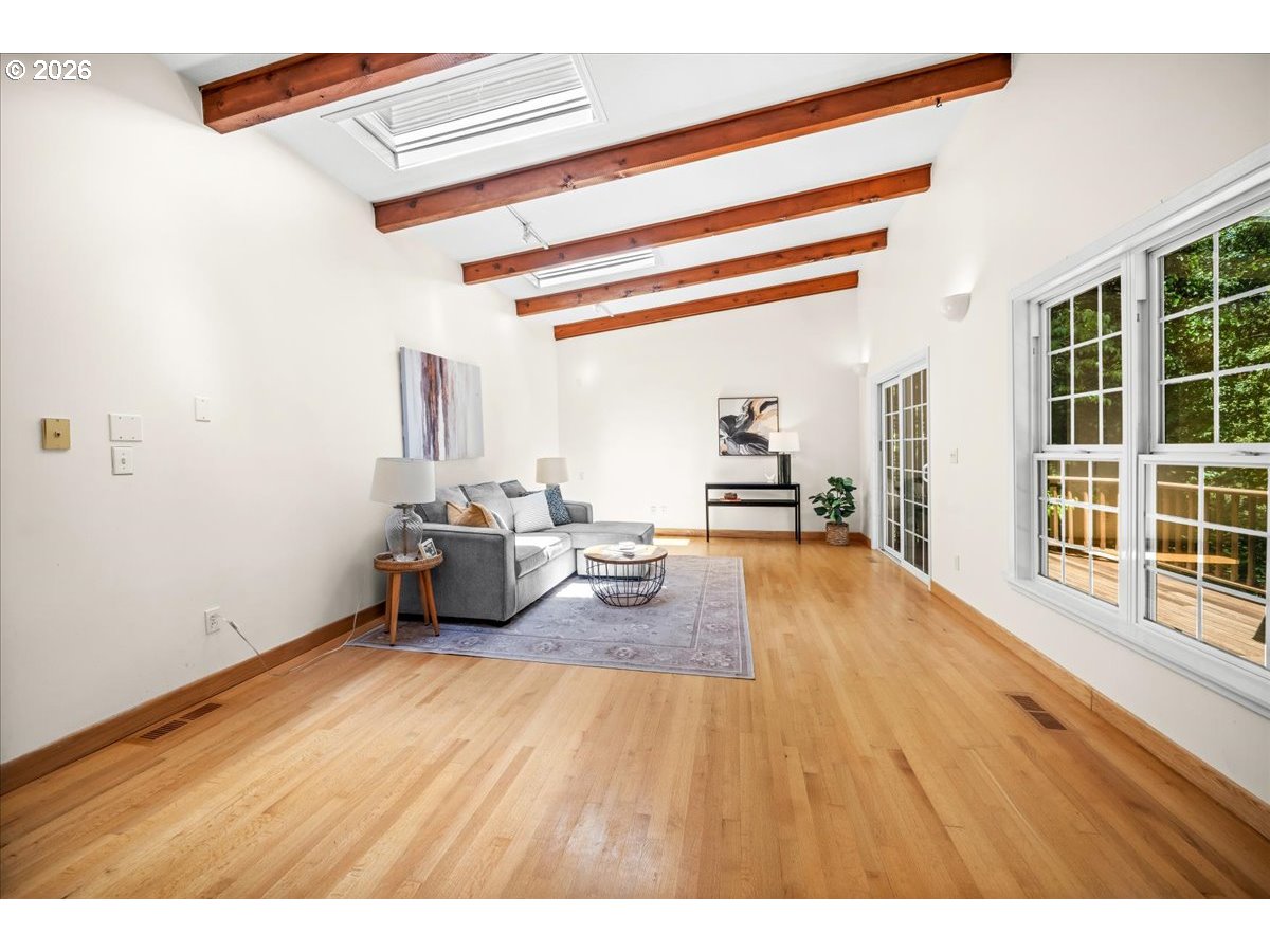 10332 Southwest Lancaster Road Portland, OR 97219 - Photo 13 of 48