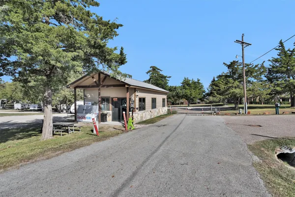 $1,500 | 12922 Longstreet Road, Unit 711, Willis, TX 77318